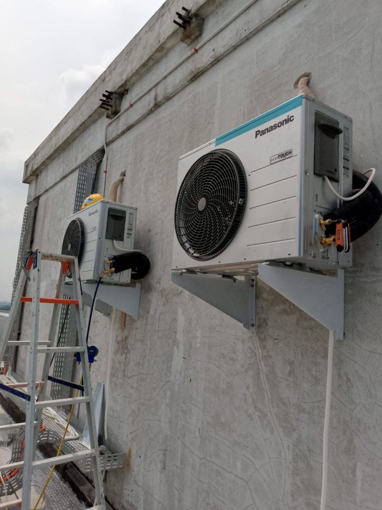 Cara memperbaiki saluran air AC di rumah
